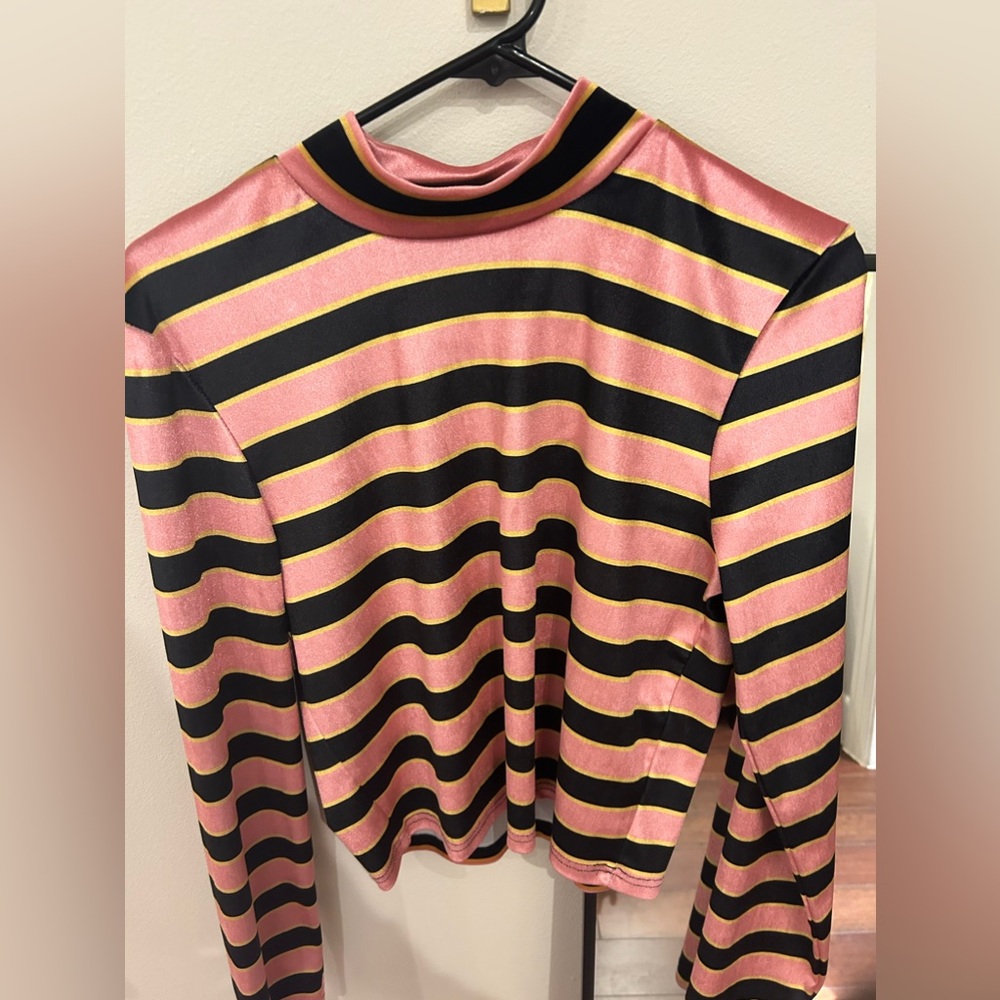 Ragged priest turtle neck